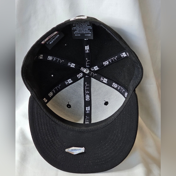 Chicago White Sox New Era 59Fifty Fitted 7 3/8 Hat Baseball On-Field Cap Black - Picture 7 of 11